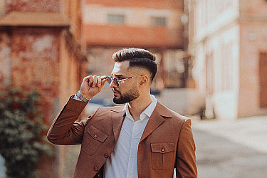 Мужской костюм двойка коричневого цвета в стиле кэжуал