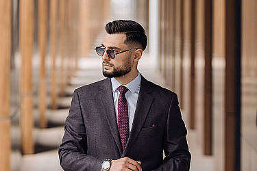 Мужской костюм двойка бордового цвета