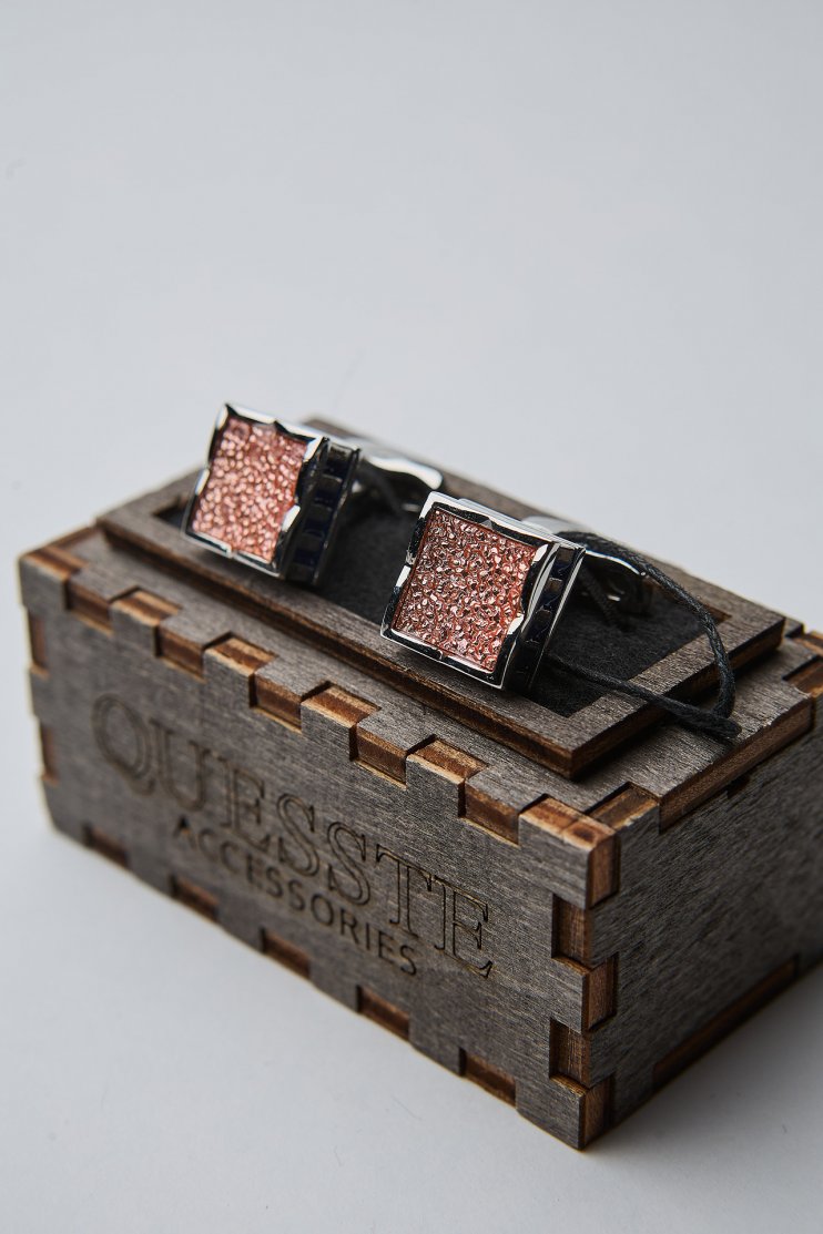 Запонки медного цвета текстурные